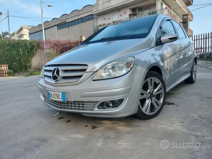 Mercedes-Benz Classe B 180