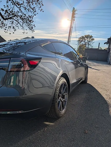 Tesla Model 3 2023 photo 3