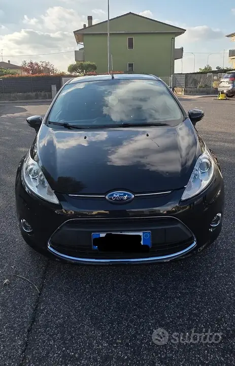 Ford Fiesta 2011 photo 2
