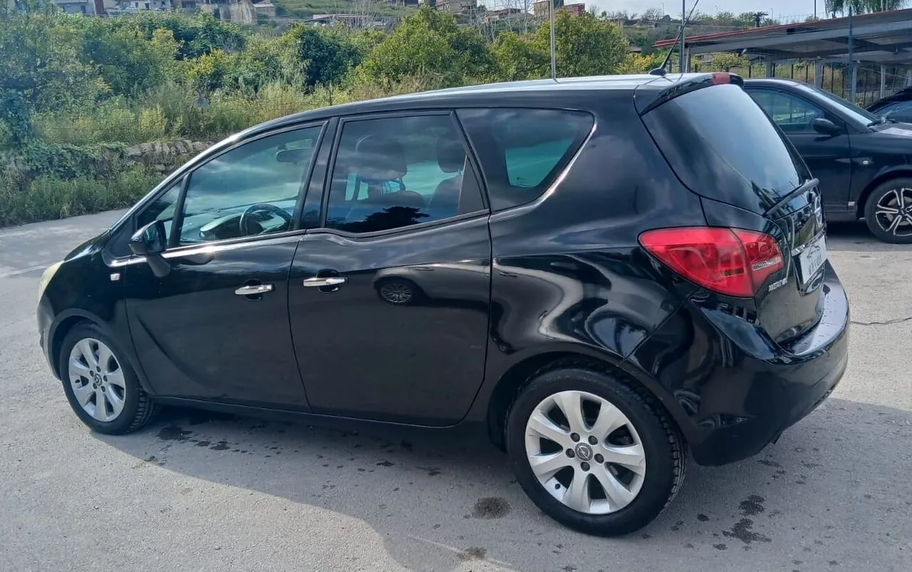 Opel Meriva 2011 photo 2