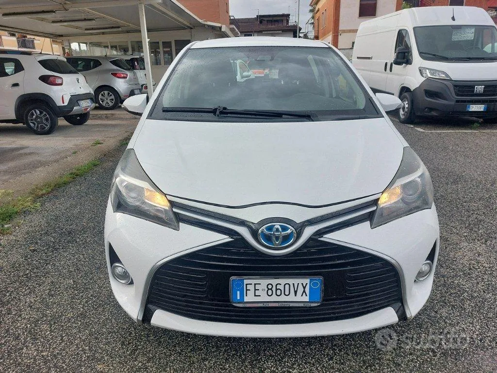 Toyota Yaris 2016 photo 2