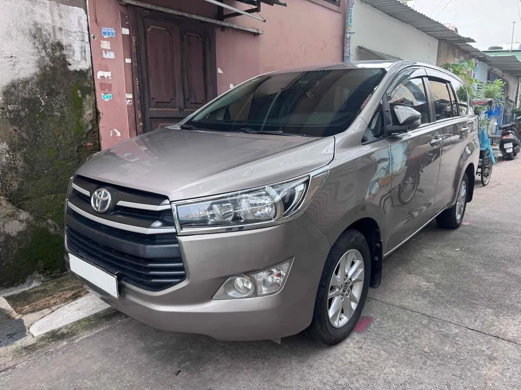 Toyota Innova 2019 photo 2