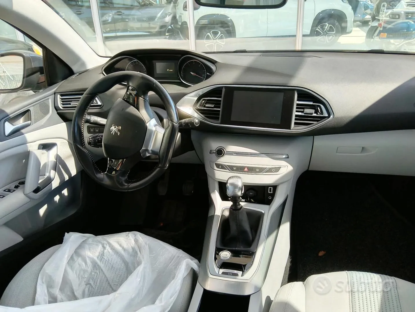 Peugeot 308 2015 photo 5