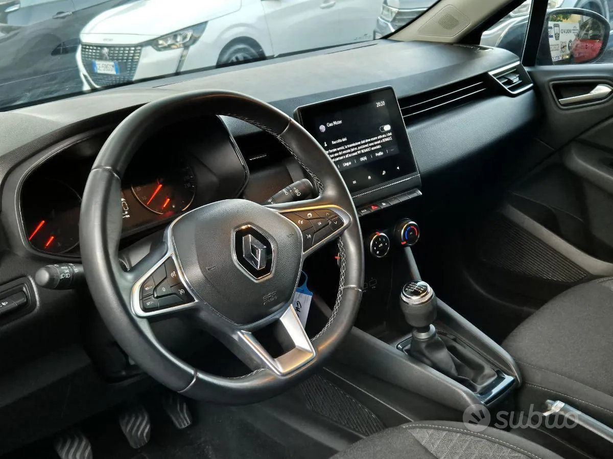 Renault Clio 2022 photo 2