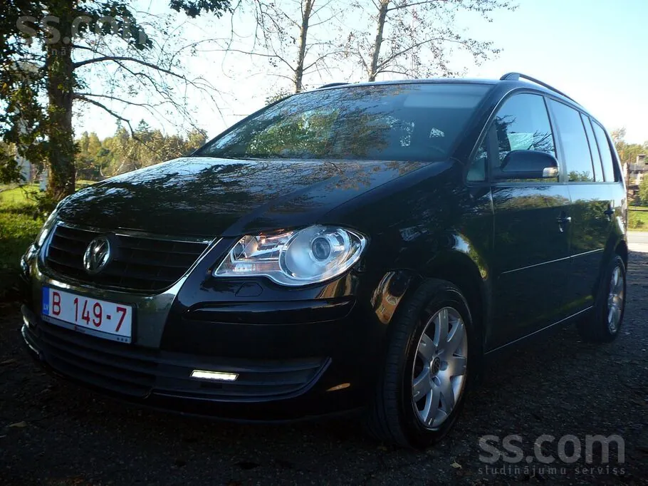 Volkswagen Touran 2007 photo 2