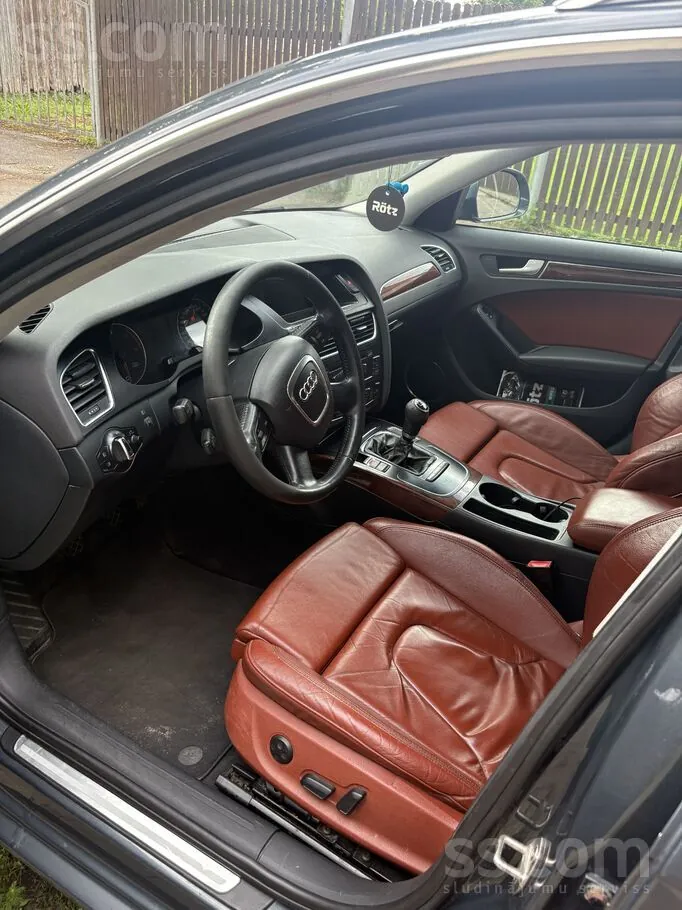 Audi A4 2009 photo 5