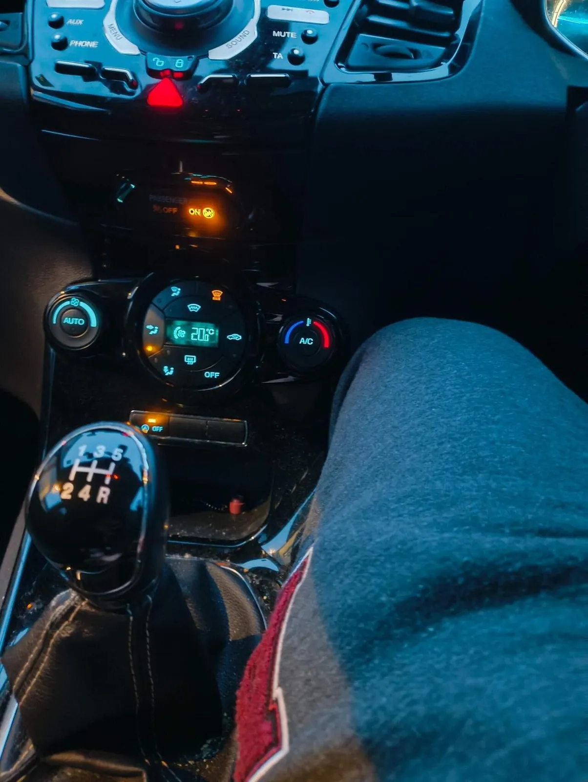 Ford Fiesta 2015 photo 5