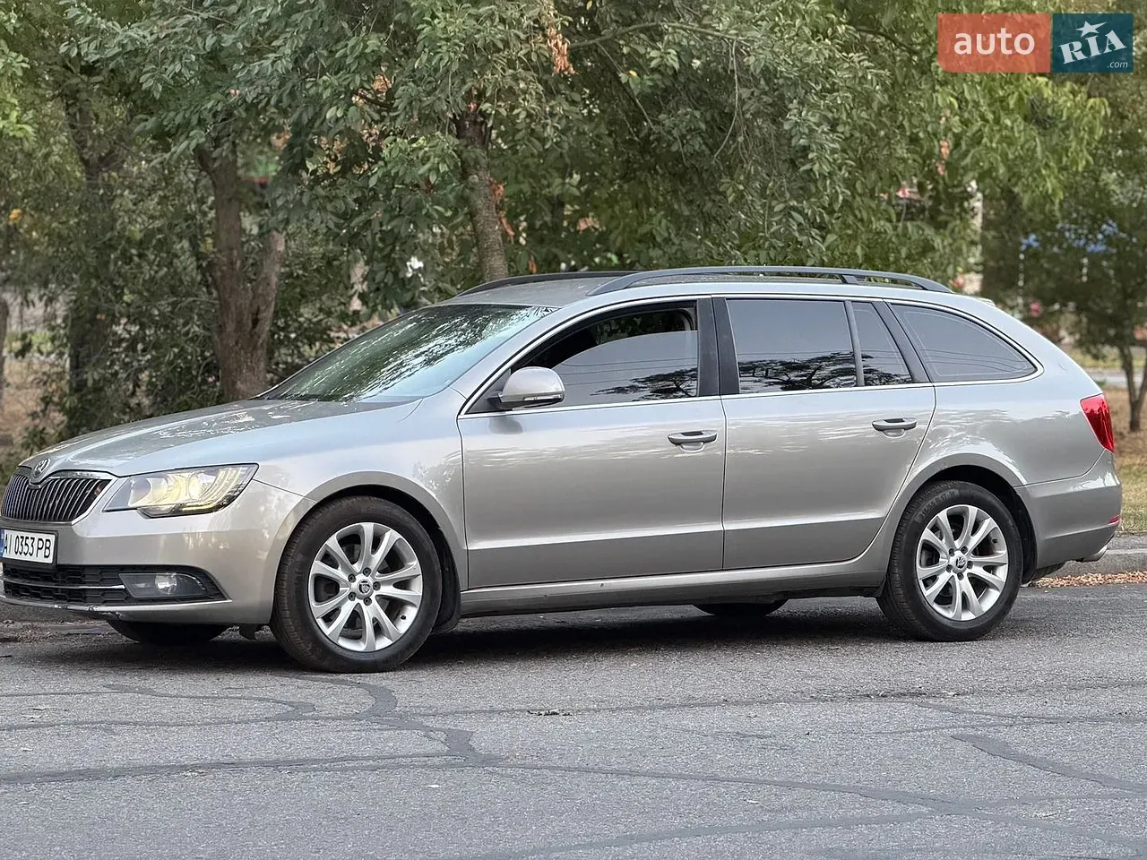Skoda Superb 2013 photo 4