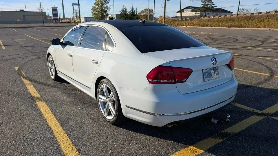 Volkswagen Passat 2012 photo 5