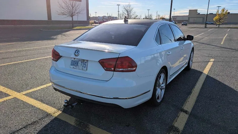 Volkswagen Passat 2012 photo 4