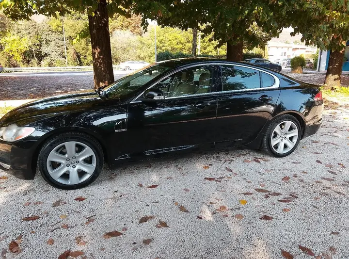 Jaguar Xf 2010 photo 5
