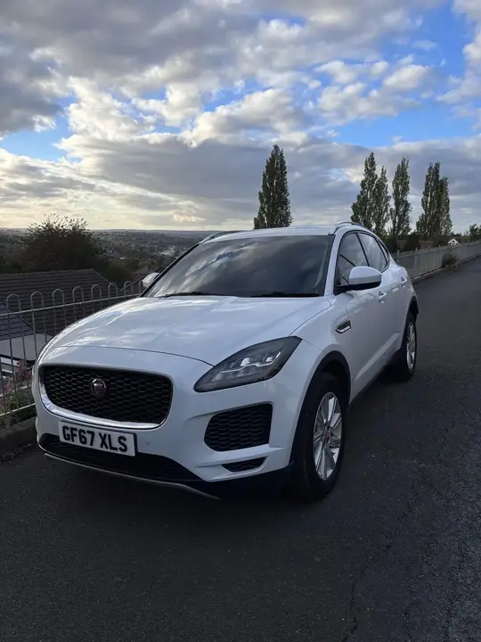 Jaguar E-Pace 2017 photo 5