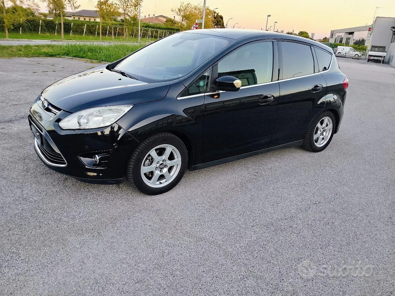 Ford C-Max 2011 photo 2