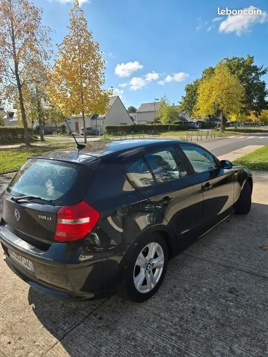 BMW 1 Series 2009 photo 3