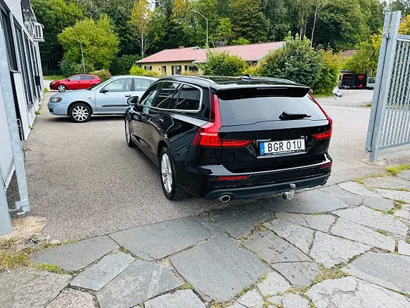 Volvo V60 2021 photo 4