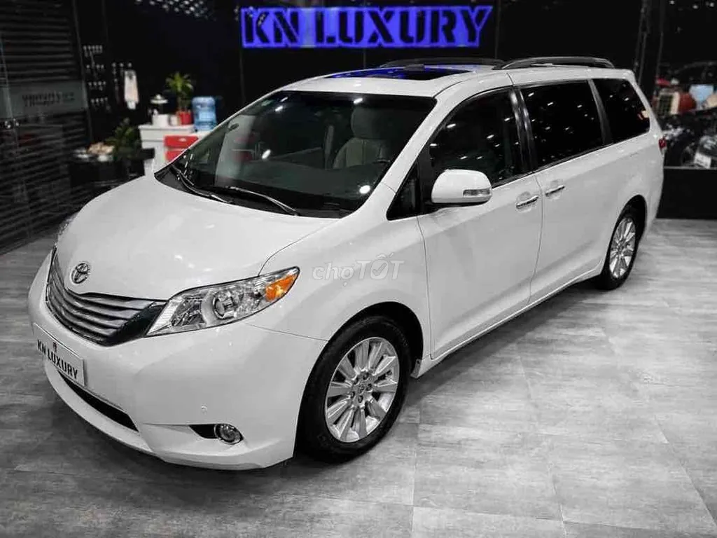 Toyota Sienna 2015 photo 2