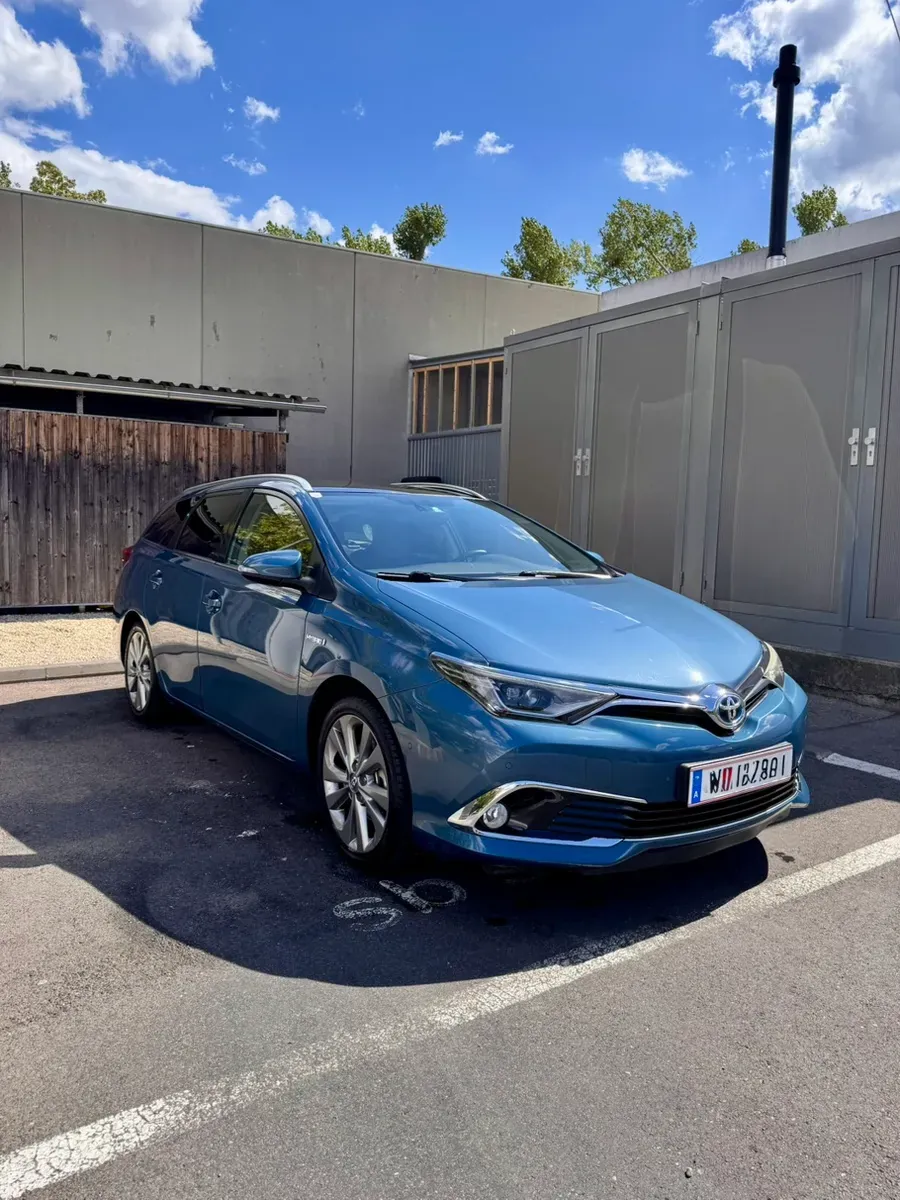 Toyota Auris 2016 photo 2
