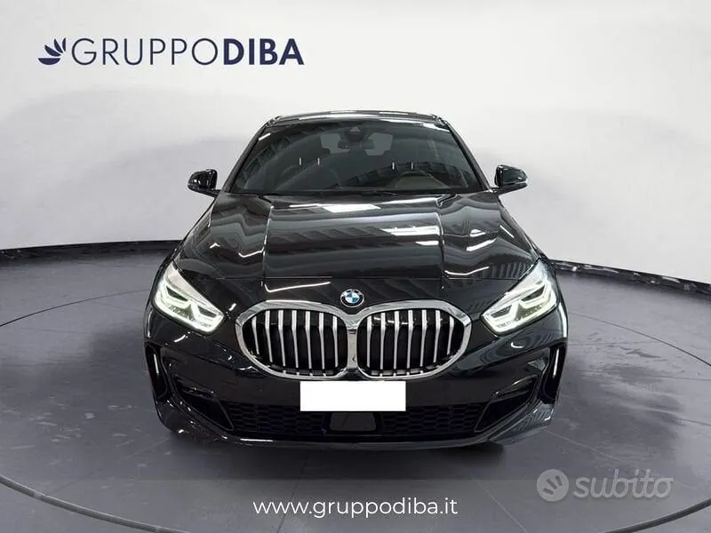 BMW 1 Series 2023 photo 2