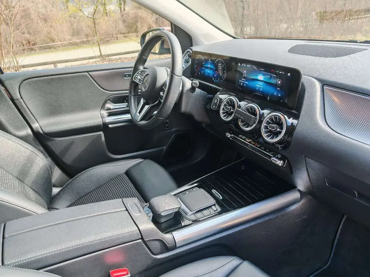 Mercedes-Benz B-Class 2021 photo 3