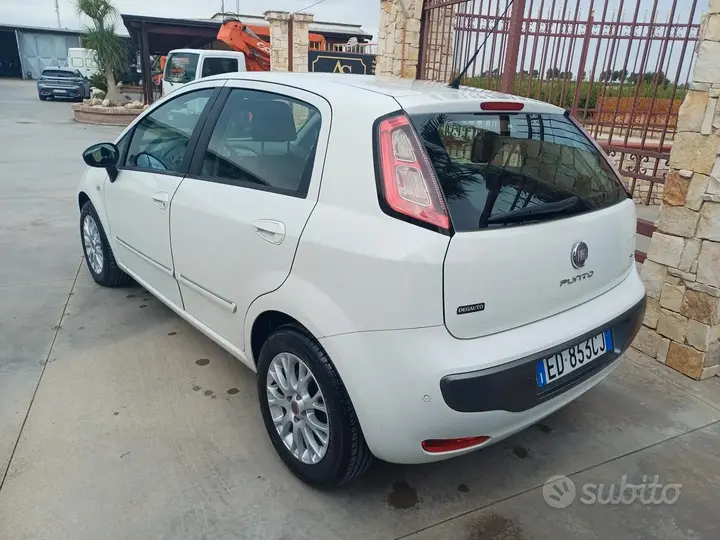 Fiat Punto Evo 2011 photo 4