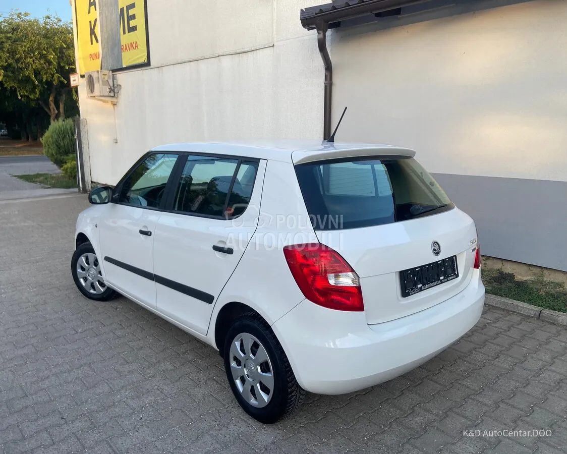 Skoda Fabia 2011 photo 5