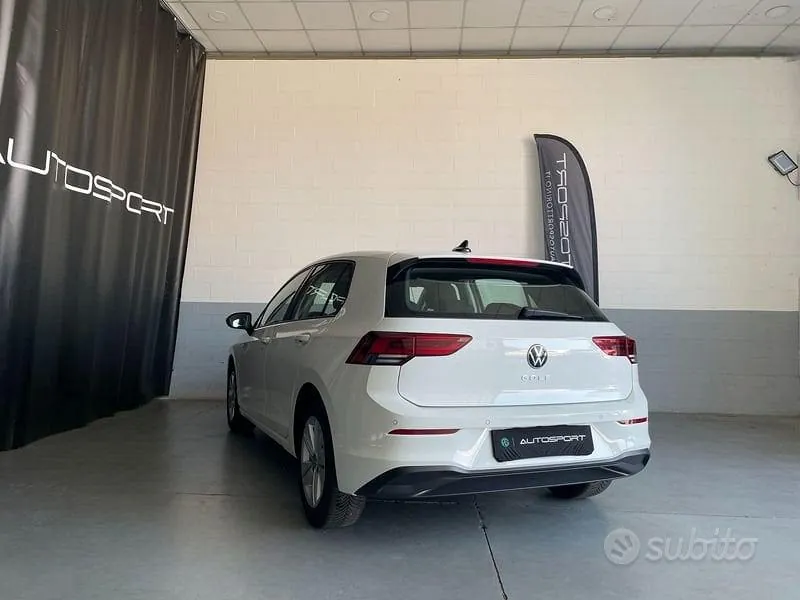 Volkswagen Golf 8 2024 photo 4