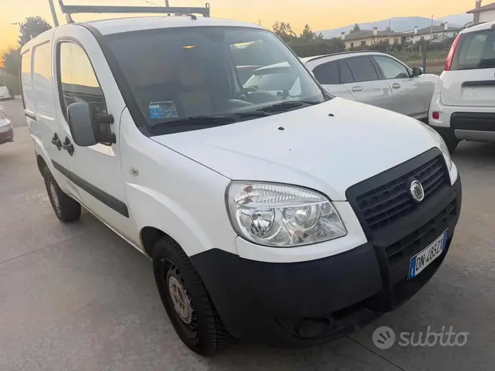 Fiat Doblo 2008 photo 2