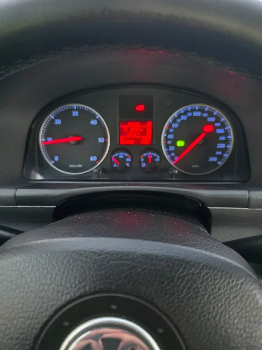 Volkswagen Touran 2005 photo 3