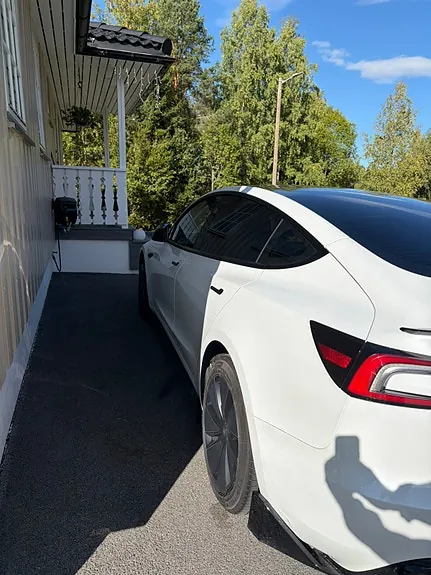Tesla Model 3 2024 photo 4