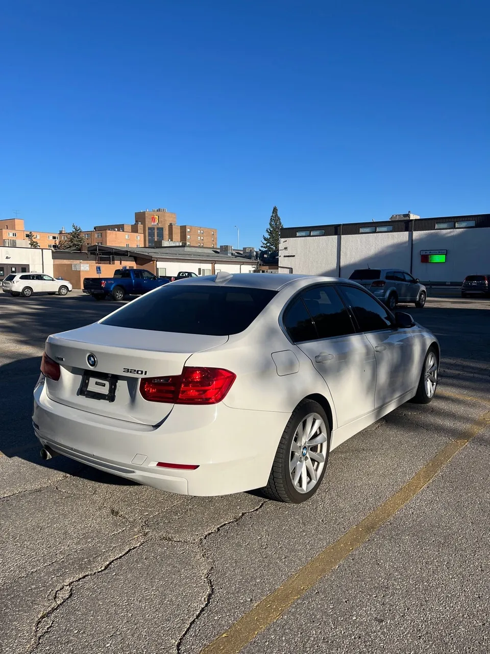 BMW 320I 2014 photo 3