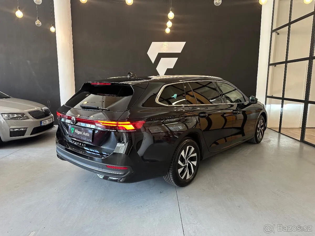 Volkswagen Passat Variant 2024 photo 2