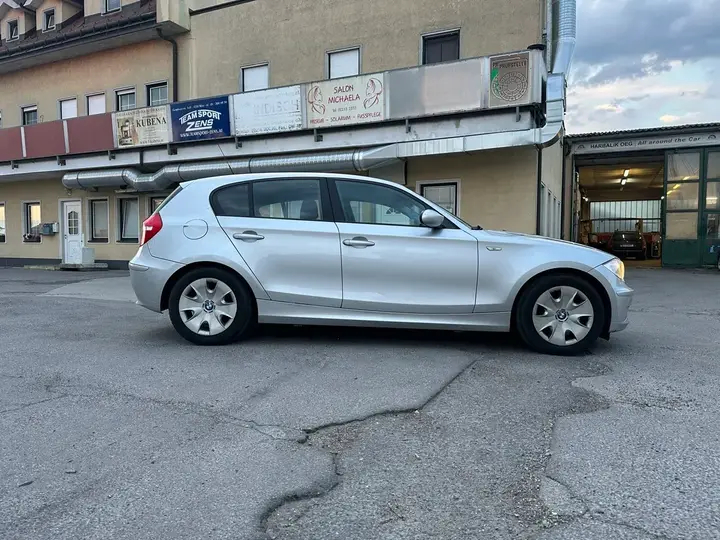 BMW 1 Series 2009 photo 3