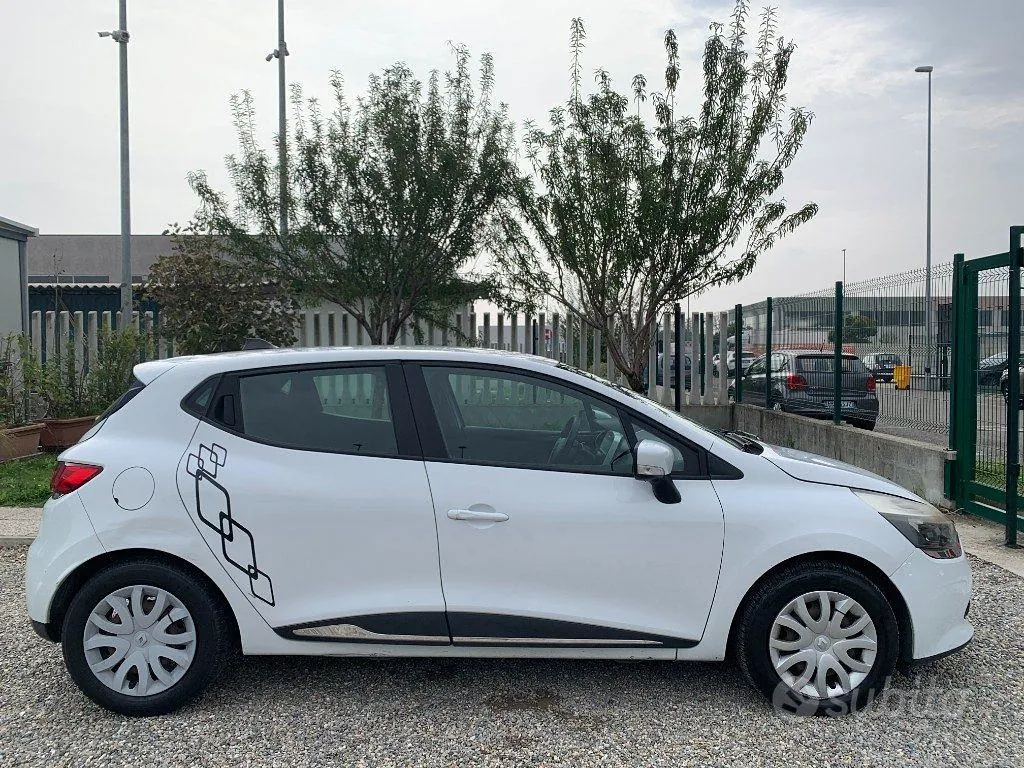 Renault Clio 2015 photo 4