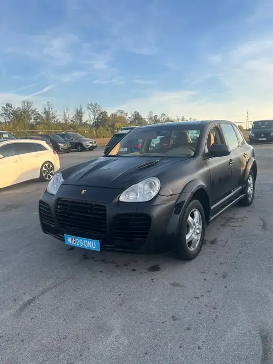 Porsche Cayenne 2003 photo 2