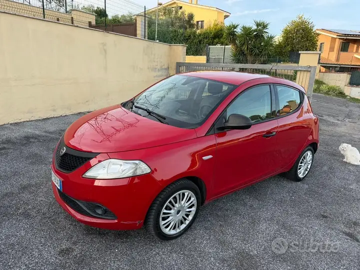 Lancia Ypsilon