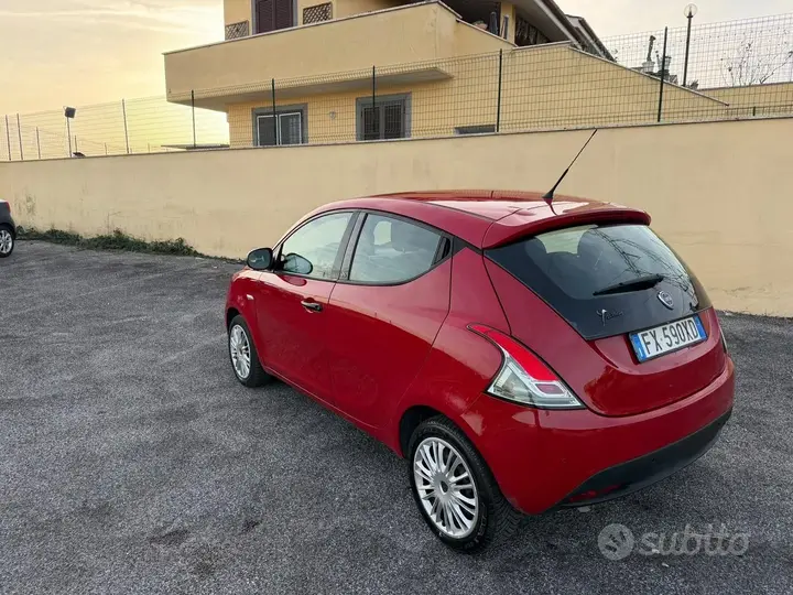 Lancia Ypsilon 2019 photo 2