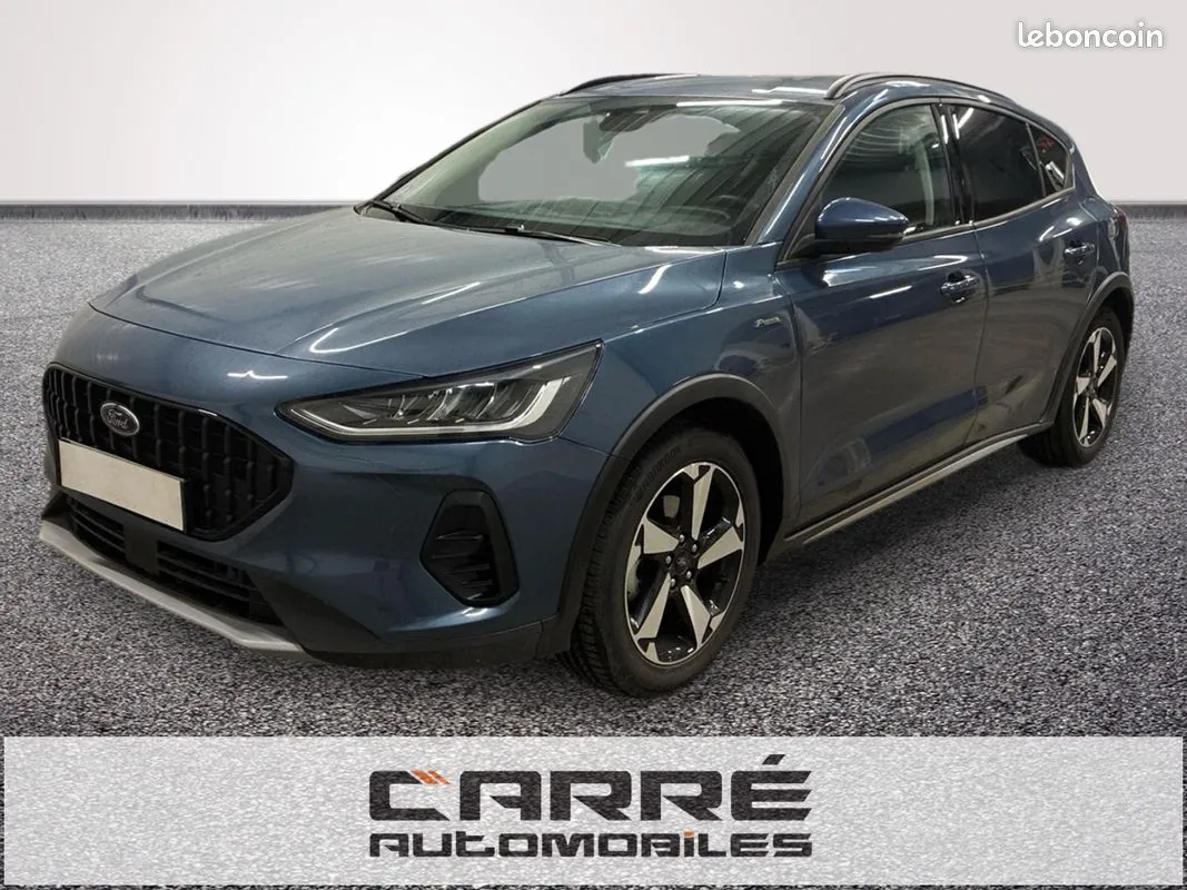 Ford Focus 2024 photo 2