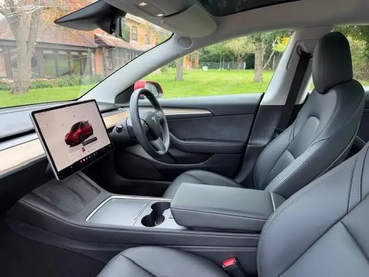 Tesla Model 3 2023 photo 5