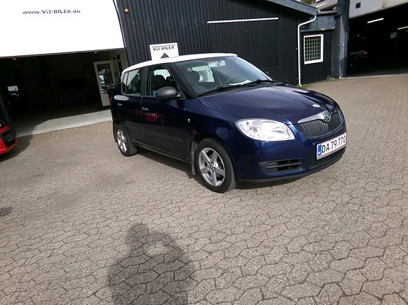 Skoda Fabia 2007 photo 2