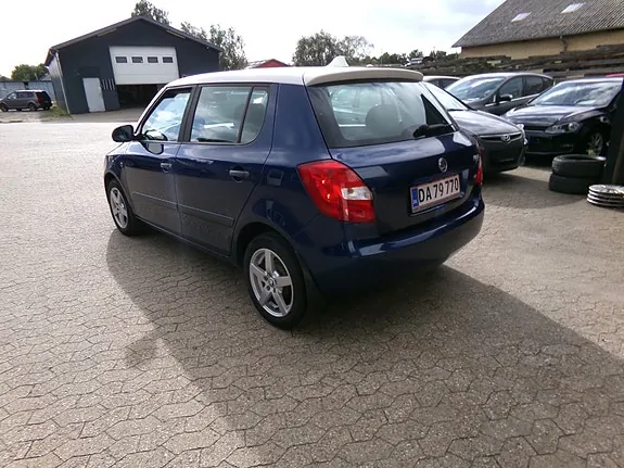 Skoda Fabia 2007 photo 4