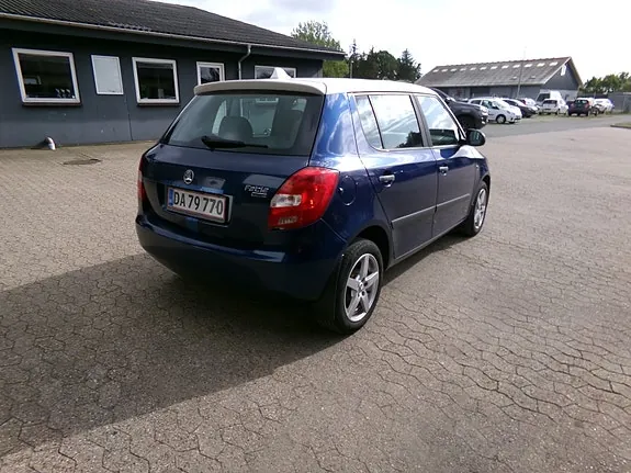 Skoda Fabia 2007 photo 3