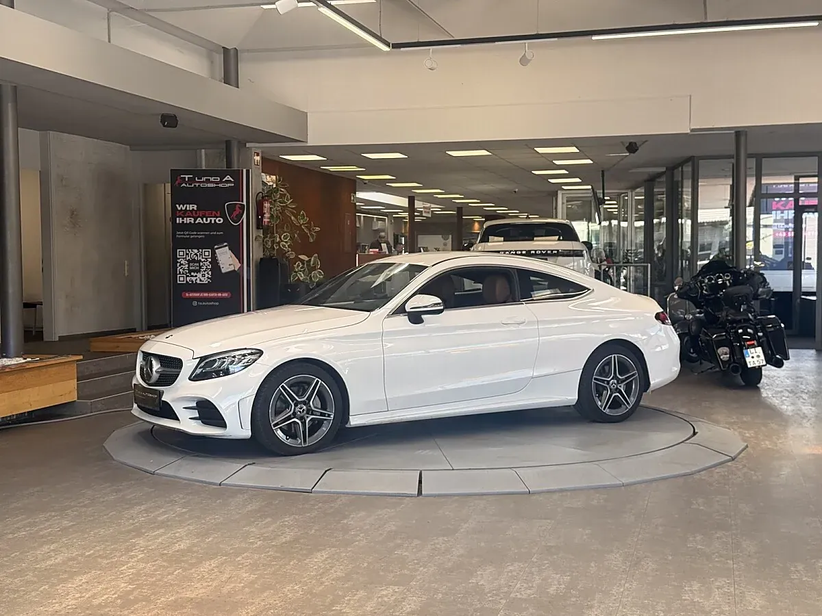 Mercedes-Benz C-Class 2019 photo 3