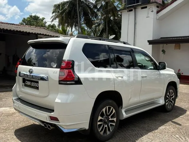 Toyota Land Cruiser Prado 2023 photo 3