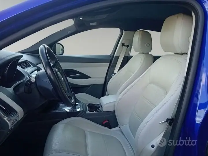 Jaguar E-Pace 2019 photo 3