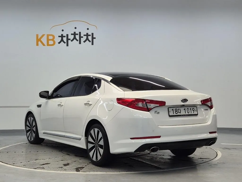 Kia K5 2013 photo 2