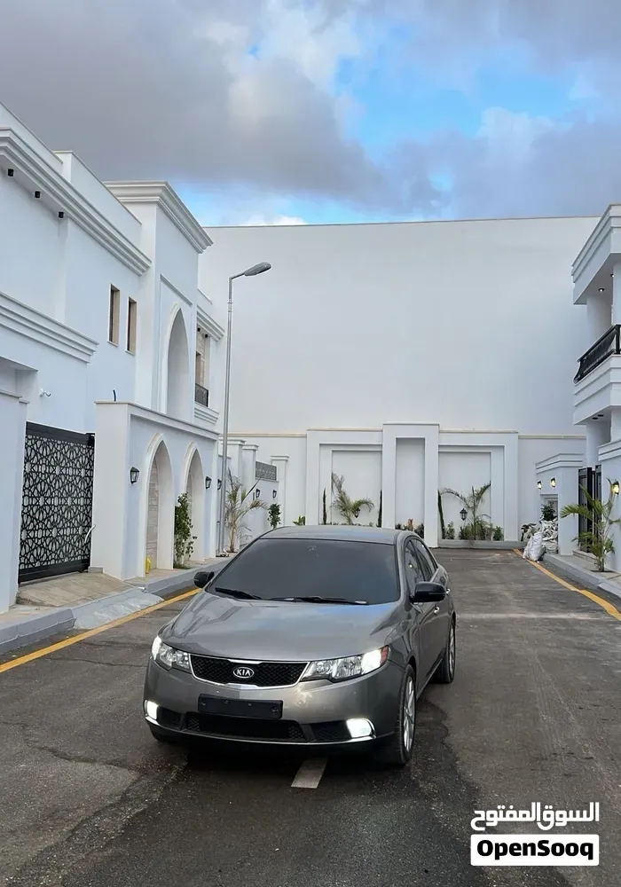 Kia Forte 2010 photo 2