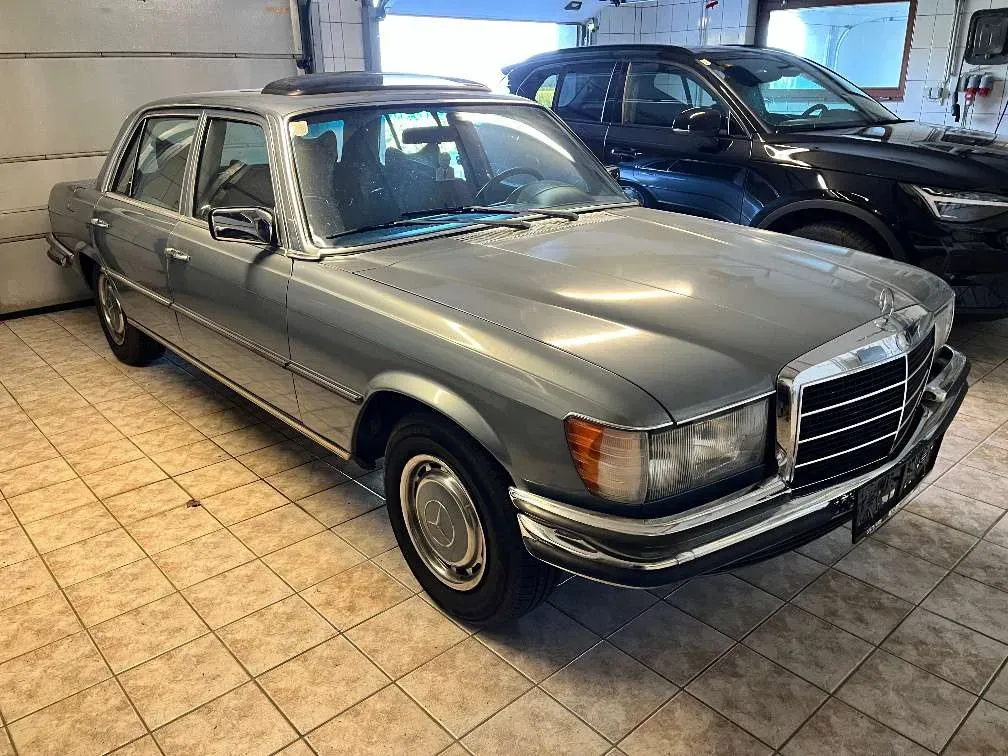 Mercedes-Benz S-Class 1976 photo 2