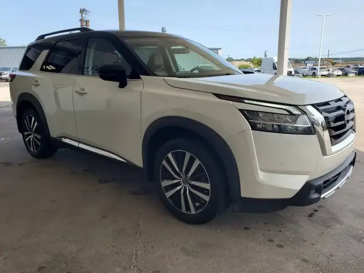 Nissan Pathfinder 2023 photo 3