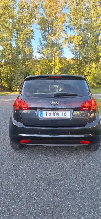 Kia Venga 2011 photo 2