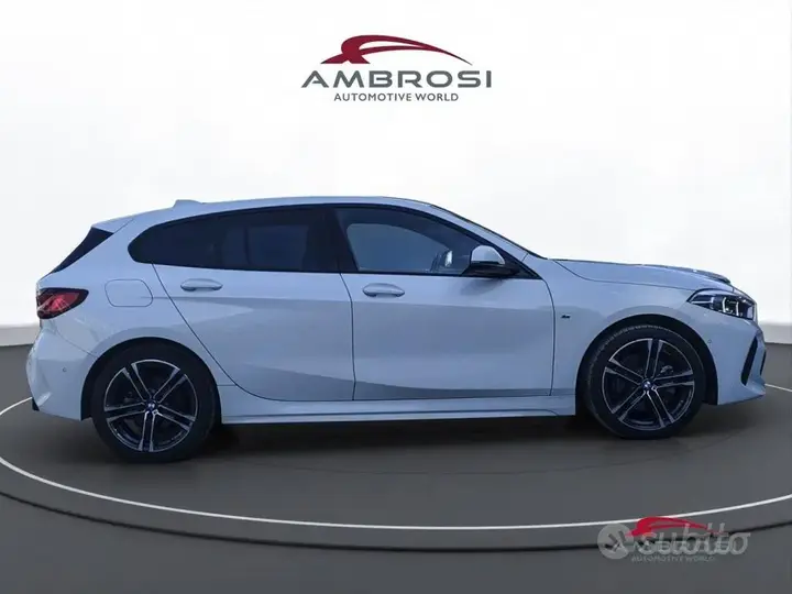 BMW 118 2024 photo 5